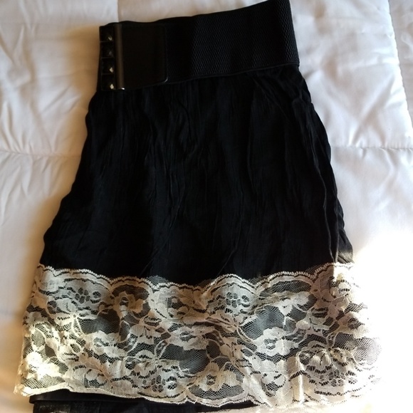 Nwot Lace bottom skirt - Picture 3 of 5